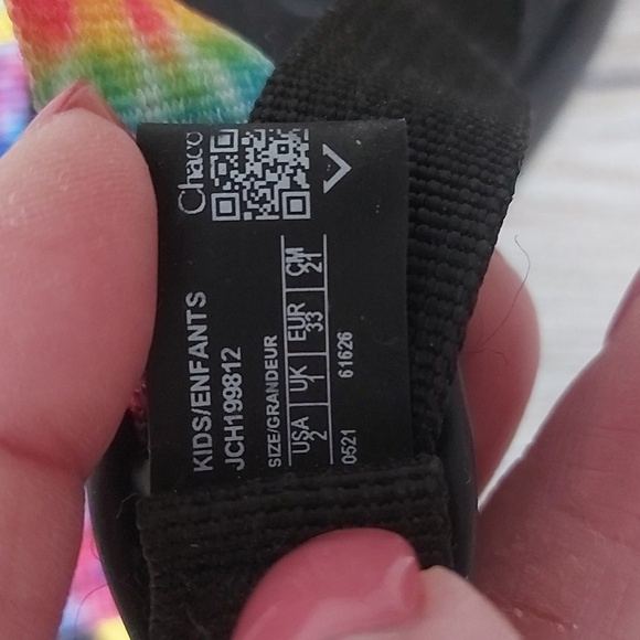 Chaco Kids Rainbow Tie Dye Strappy Sandals Unisex Size 2 - Picture 4 of 4